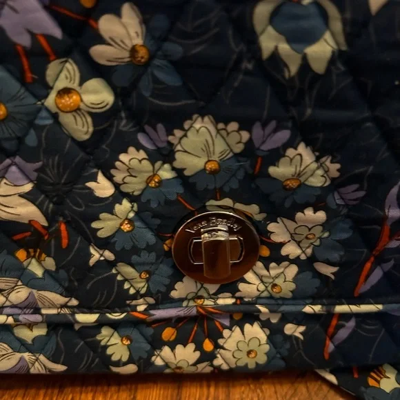 Vera Bradley Saddle Crossbody Turnlock Key Bag in Floral Bursts - Picture 2 of 13